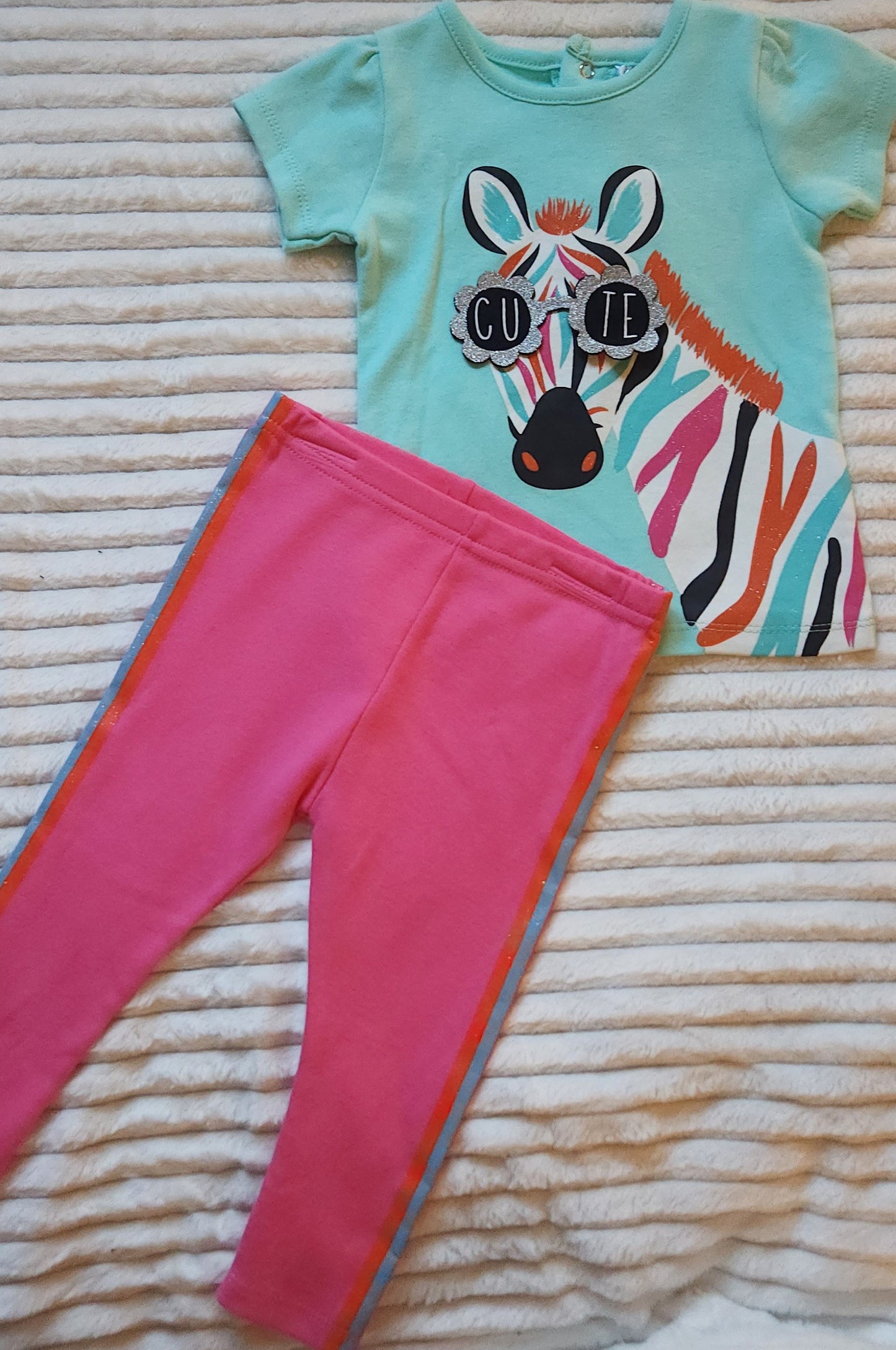 Girls 2 Piece Zebra Legging Set