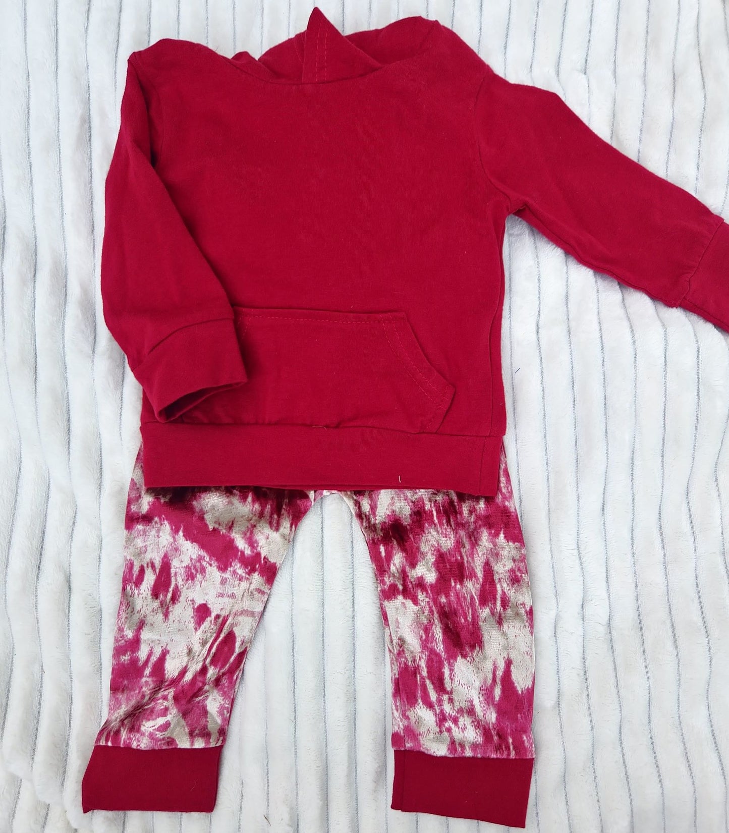 Hoodie and Tie-dye Joggers Outfit - Red