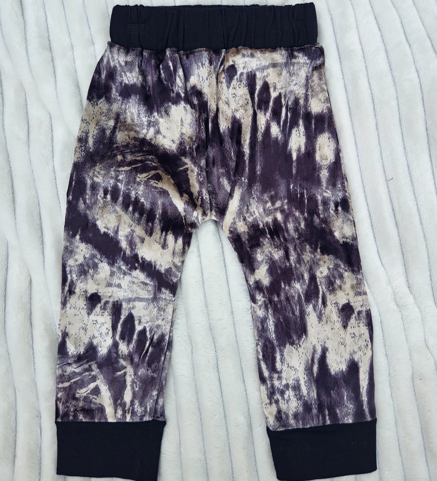 Hoodie and Tie-dye Joggers Outfit - Black