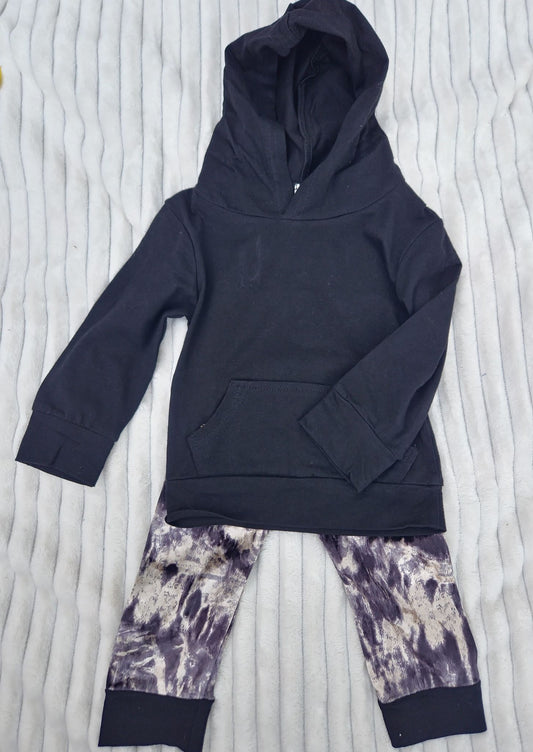 Hoodie and Tie-dye Joggers Outfit - Black